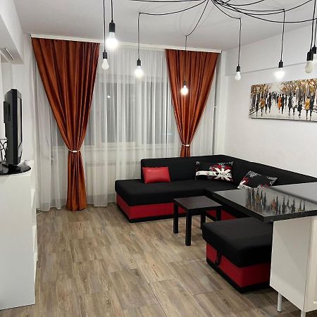 First Studio بوخارست المظهر الخارجي الصورة
